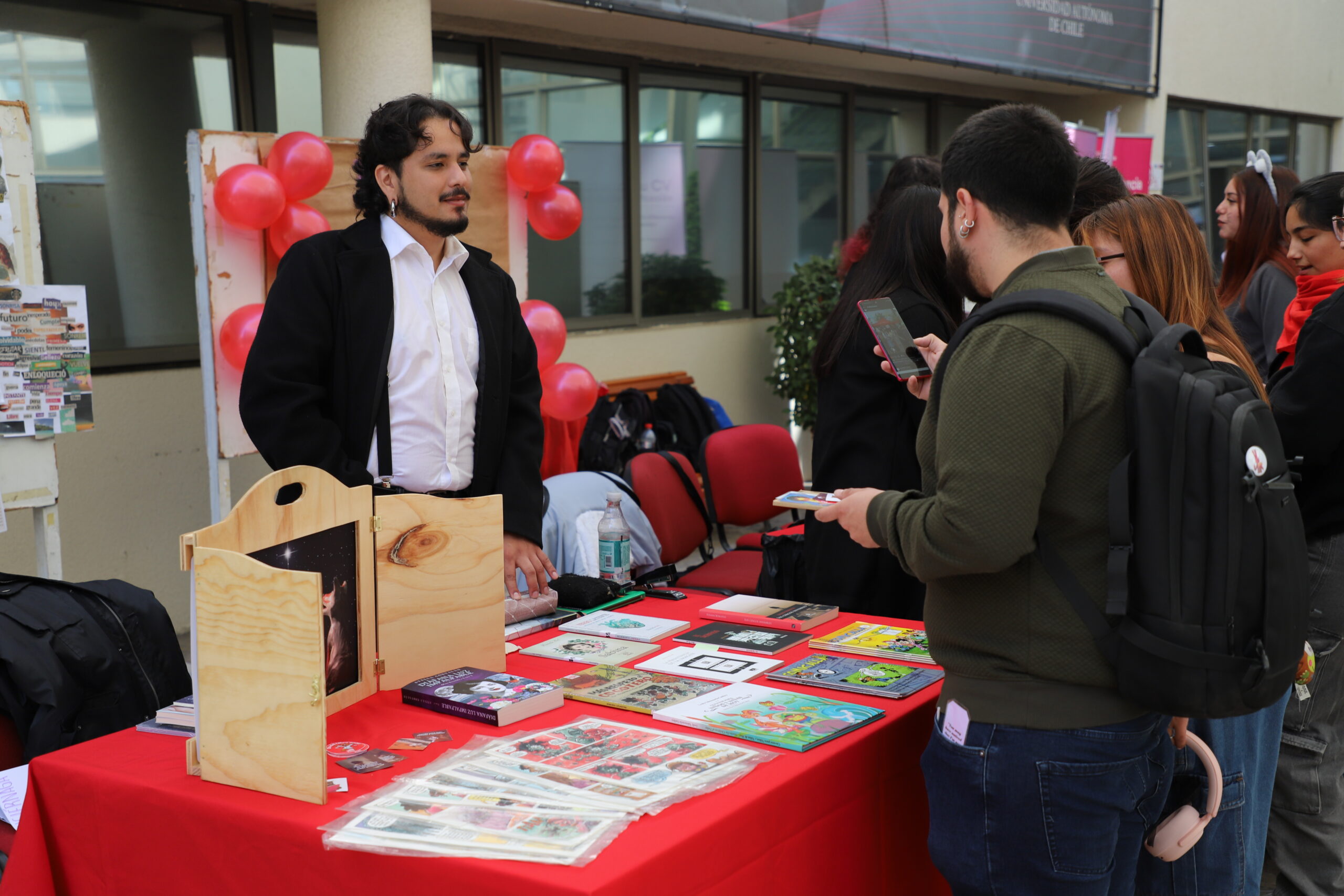 Facultad de Educación conmemora el Día del Libro y del Idioma con feria cultural en Sede Talca