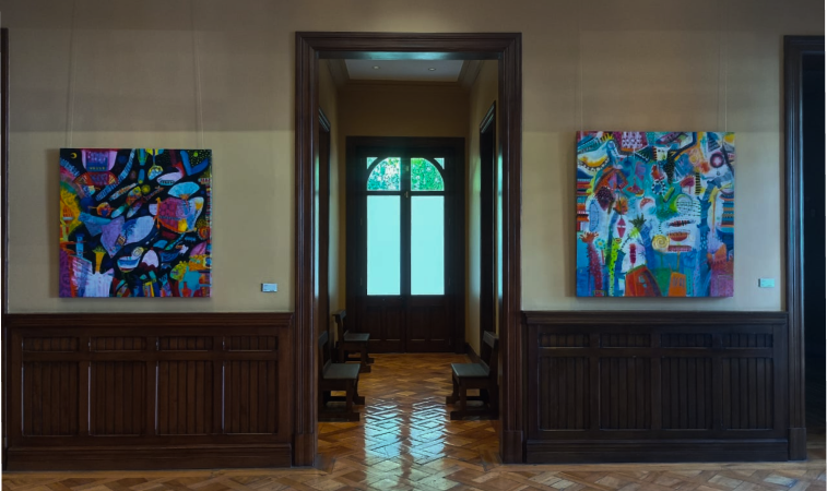 “Alboradas”: exposición pictórica invita a recorrer una experiencia sensorial en Casa Autónoma, Sede Santiago