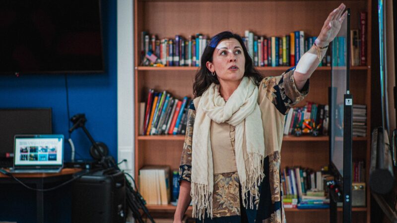 Proyección internacional: UA y Fundación Luksic acercan oportunidades de Postgrado