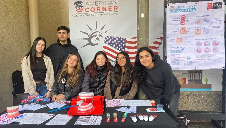Carrera de Odontología Sede Temuco realizó jornada teórico-práctica sobre rehabilitación del sector anterior