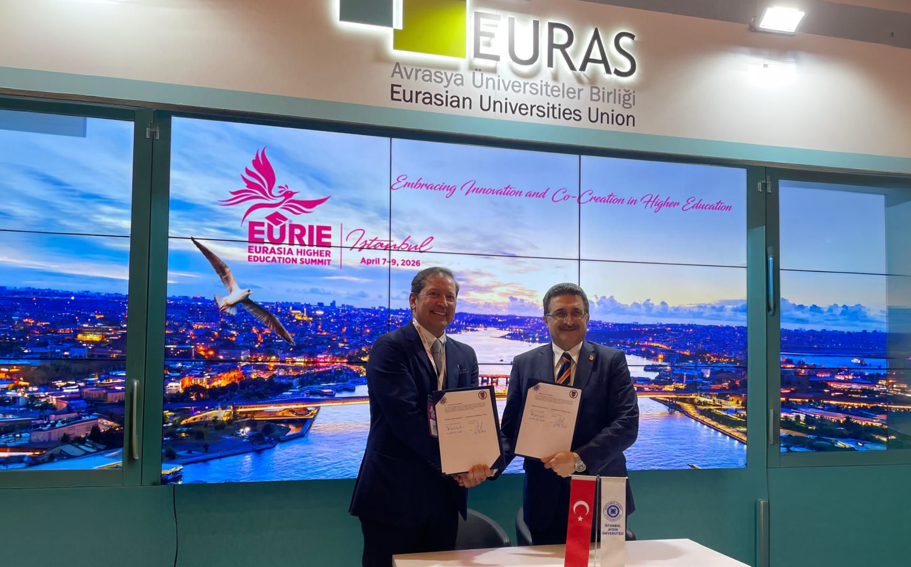 Universidad Autónoma de Chile sella alianza estratégica con Istanbul Aydin University para potenciar la internacionalización y la investigación conjunta