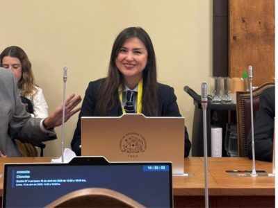 Académica del Instituto de Investigación en Derecho expone en la Cámara de Diputados sobre regulación de neurotecnologías