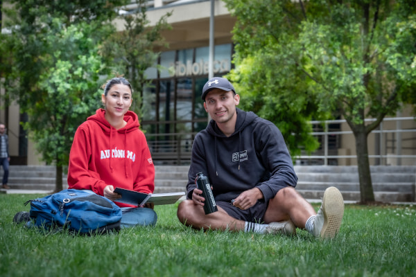 Estudia con nosotros