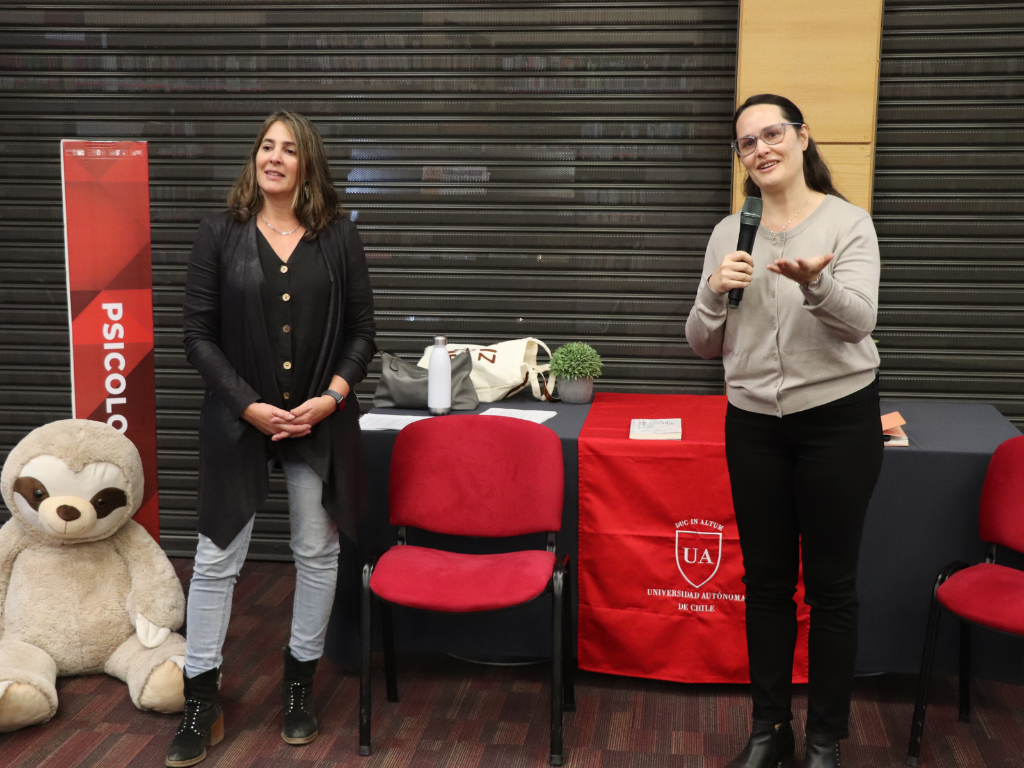 Carrera de Psicología realizó conversatorio sobre salud mental y vocación profesional