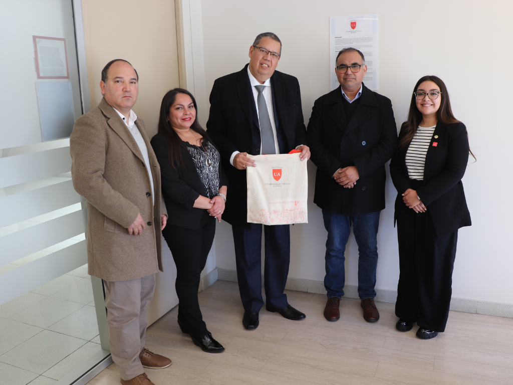 Dirección de Relaciones Internacionales recibió a destacado docente de la U. Católica de Santa María de Arequipa