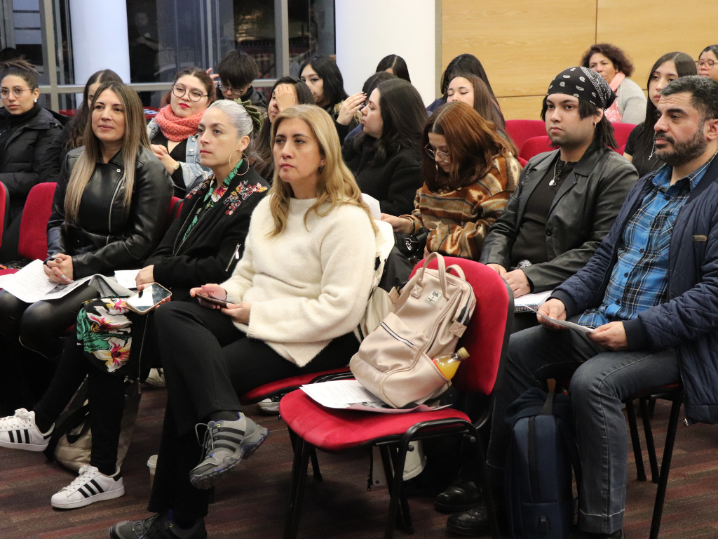Carrera de Psicología realizó conversatorio sobre salud mental y vocación profesional