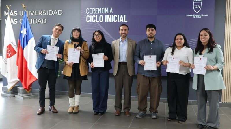 Psicología reconoce a cerca de 200 estudiantes que culminaron su ciclo inicial en Temuco