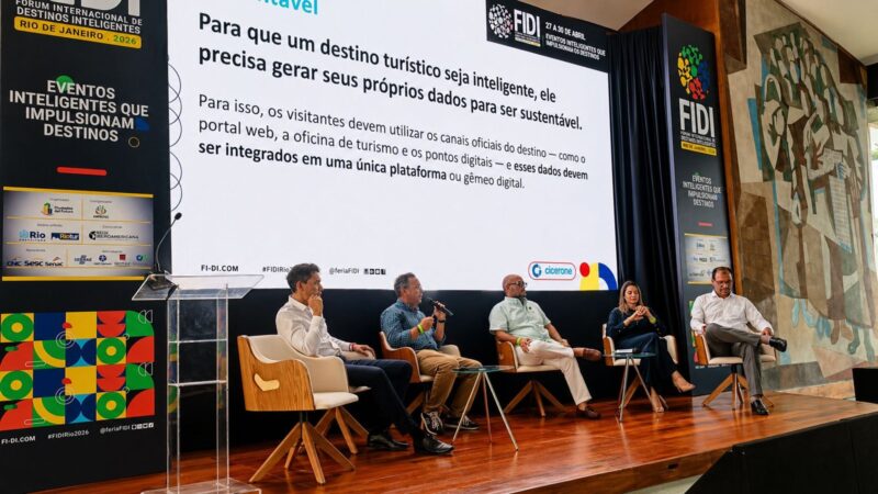 Académico expuso en encuentro internacional sobre destinos turísticos inteligentes