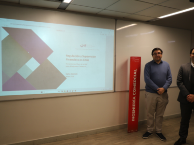 Herramientas de la CMF acercan la educación financiera a estudiantes vespertinos de Ingeniería Comercial