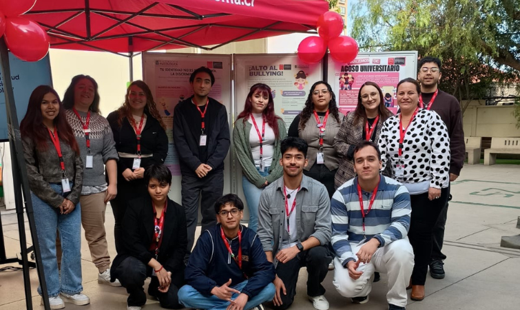 Feria de Salud Mental promovió la reflexión y el bienestar estudiantil en Campus El Llano Subercaseaux