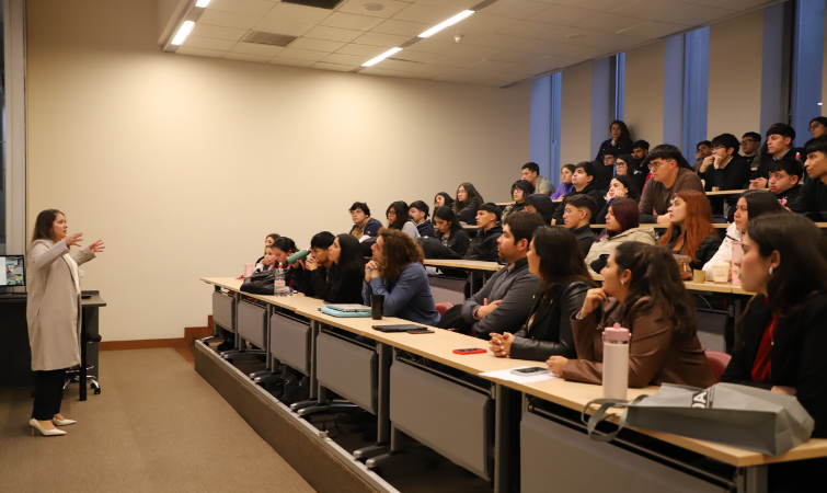 Ingeniería Comercial y UAlumni realizaron charla sobre empleabilidad y marca personal para estudiantes de último año