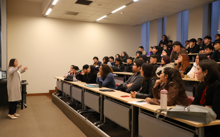 Ingeniería Comercial y UAlumni realizaron charla sobre empleabilidad y marca personal para estudiantes de último año