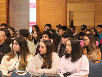 Carrera de Administración Pública realizó charla sobre violencia y discriminación de género en el entorno universitario