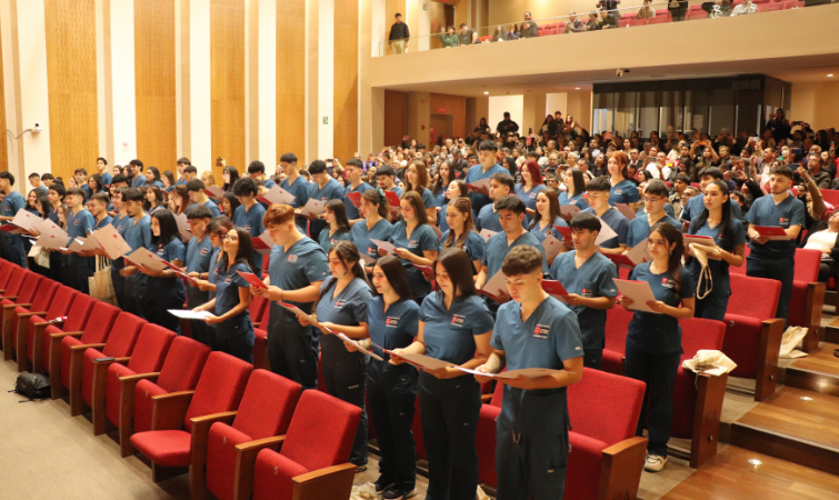 Carrera de Kinesiología de la Universidad Autónoma de Chile realizó su tradicional ceremonia de investidura