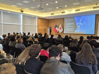 Doctorado en Ciencias Sociales inaugura el año académico con charla internacional sobre conflictos energéticos