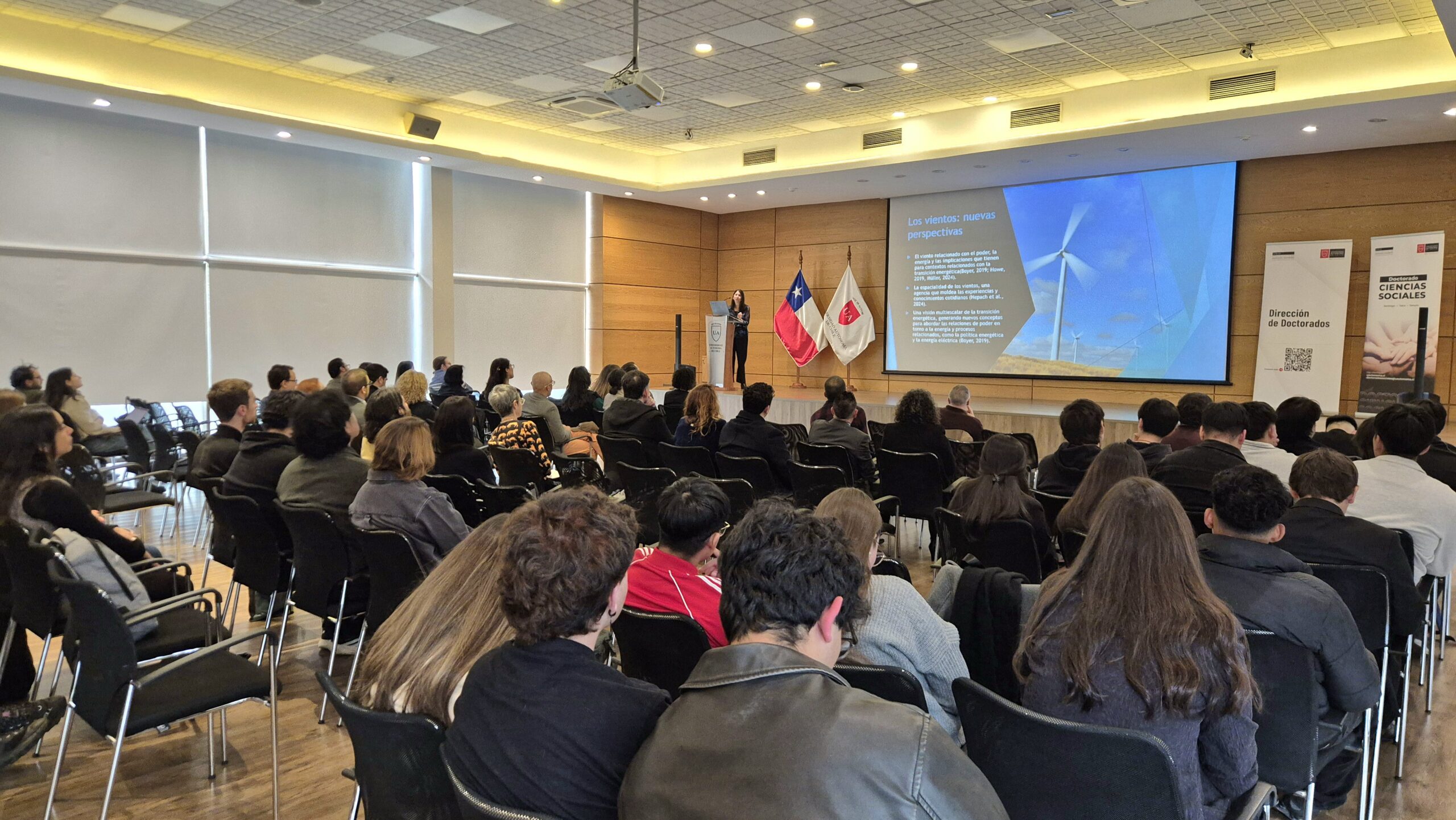 Doctorado en Ciencias Sociales inaugura el año académico con charla internacional sobre conflictos energéticos