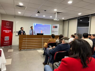 Jefe Regional de SUBDERE aborda los desafíos de la gestión territorial con estudiantes de Administración Pública jornada TECH