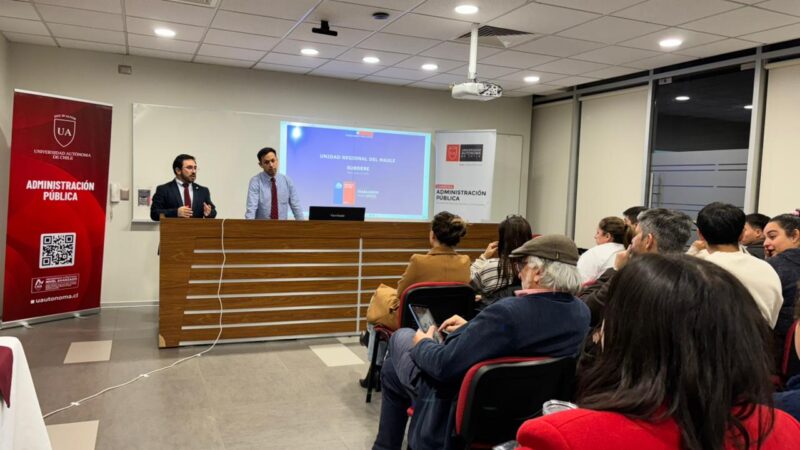 Jefe Regional de SUBDERE aborda los desafíos de la gestión territorial con estudiantes de Administración Pública jornada TECH