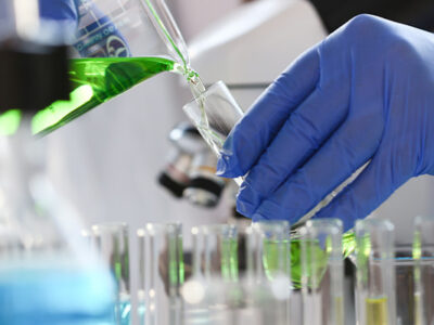 Química y Farmacia ha iniciado programas de posgrado y postítulo en el área farmacéutica