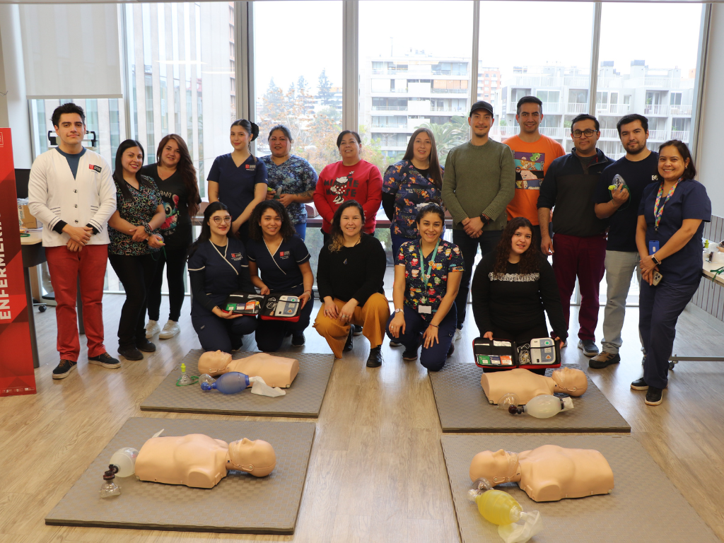 Carrera de Enfermería capacitó a Profesionales en RCP