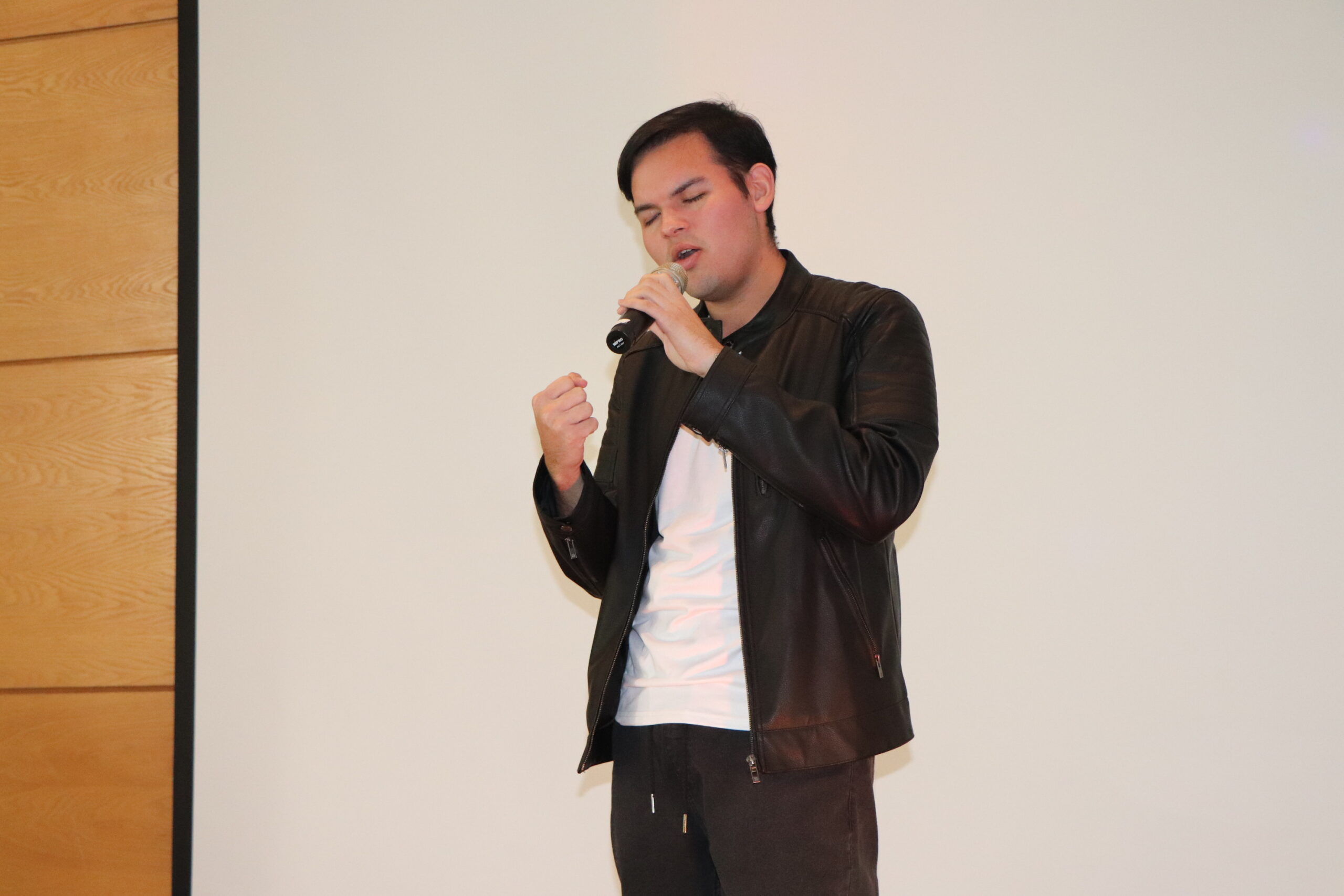 Estudiantes realizaron concurso Talento UA