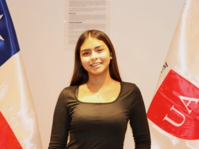 "Quiero ser profesora para cambiar el mundo": cómo la Academia Pedagógica de la Autónoma ayudó a Paskal Lagos a elegir su futuro