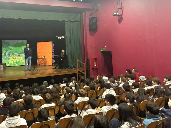 Ed Basica teatro Leon Prado 4