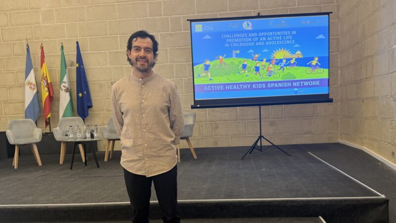 Académico de la Universidad Autónoma de Chile presentó investigaciones sobre infancia activa en encuentro científico internacional en España