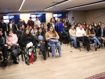 Marketing en retail y marca personal: UAlumni acercó la experiencia de Falabella a estudiantes y titulados de la Autónoma