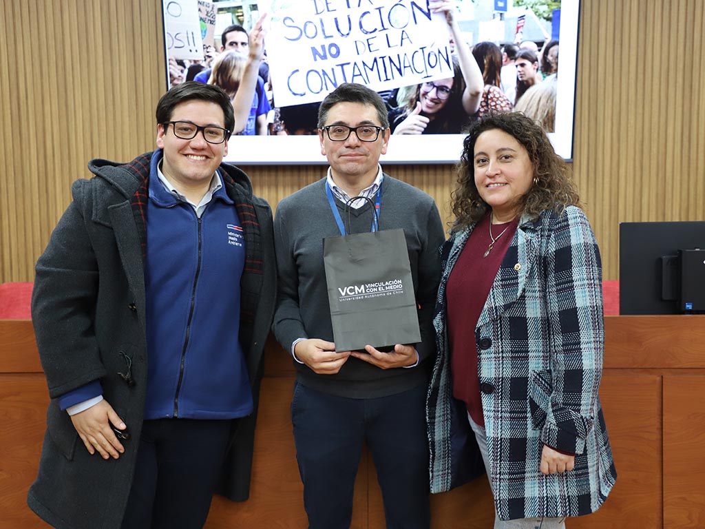 Comunidad universitaria de la Sede Talca se capacita en economía circular y reciclaje