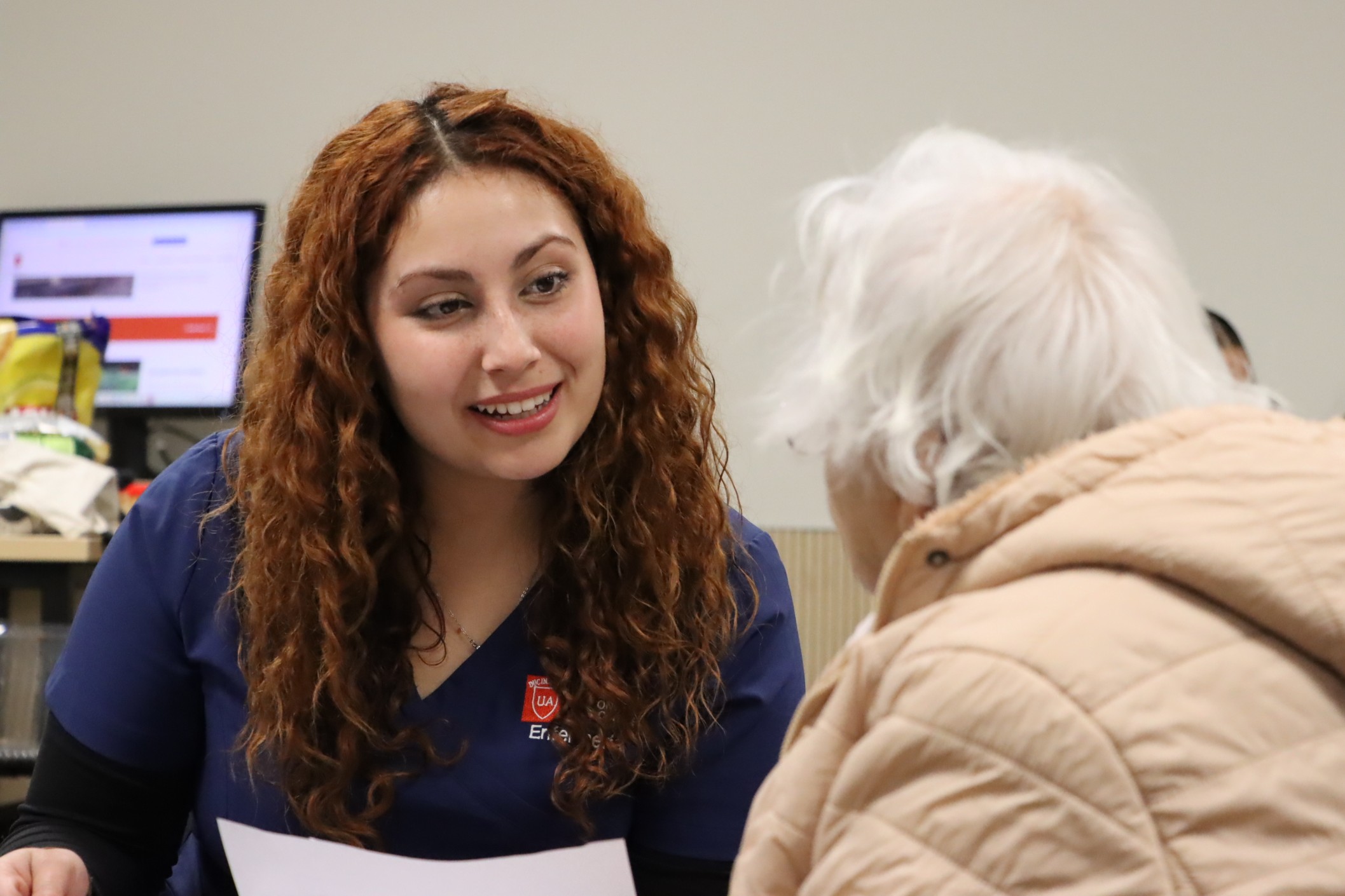 Enfermería y socio comunitario de Conchalí realizan intervención geriátrica para adultos mayores