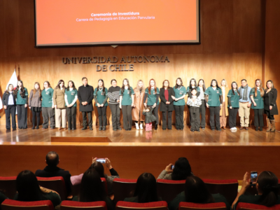 53 estudiantes de Pedagogía en Educación  Parvularia recibieron su investidura en la Sede Santiago