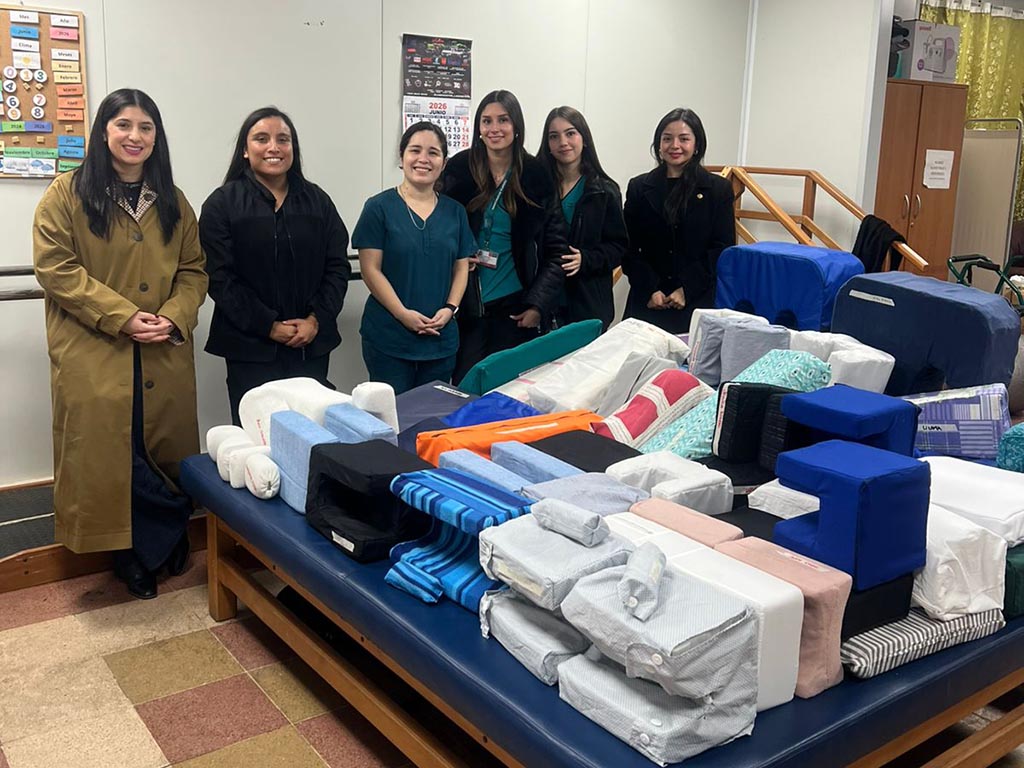Estudiantes de Terapia Ocupacional elaboran ayudas técnicas para residentes de Fundación Las Rosas Talca