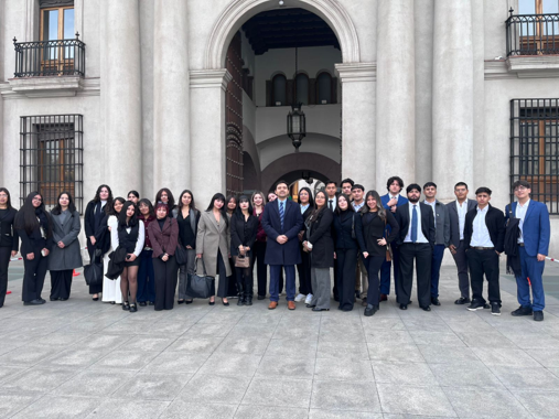 Estudiantes de Administración Pública realizan visitas a terreno durante el primer semestre de 2026