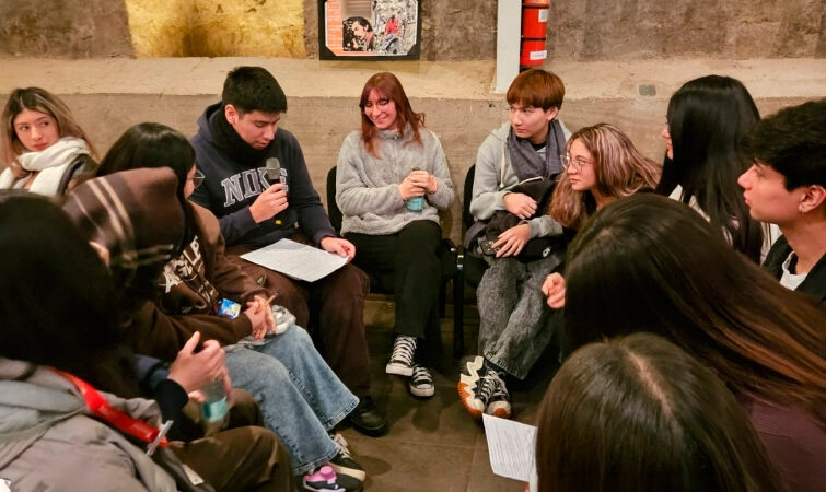 Análisis de casos reales fortalece competencias profesionales de estudiantes de la Clínica de Atención Psicológica