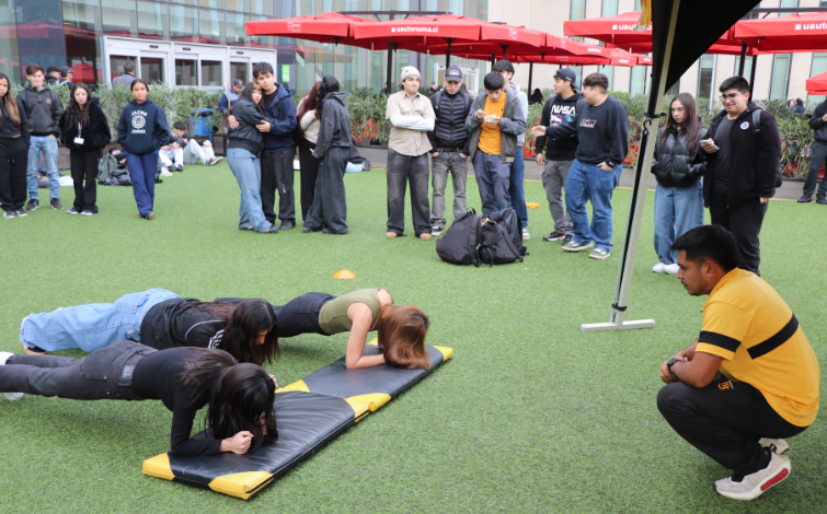 Activación SmartFit reunió a la comunidad universitaria de la Autónoma en una jornada de actividad física 