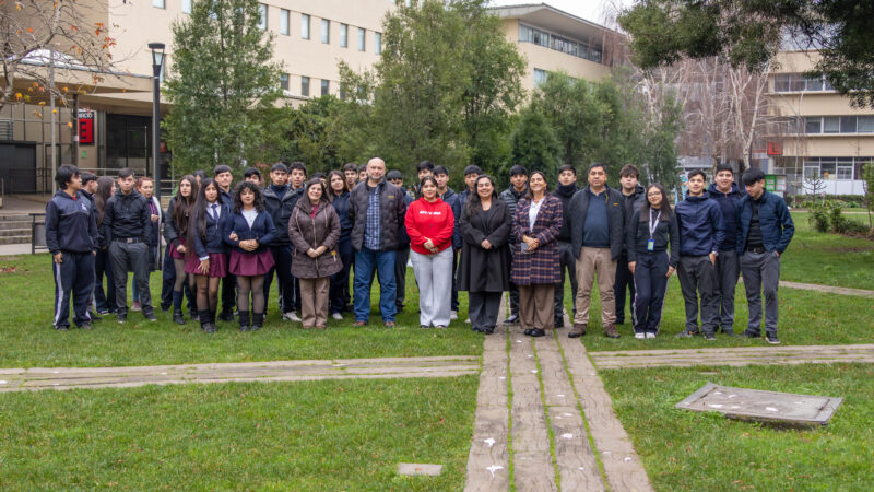 Universidad Autónoma de Chile y Liceo Bicentenario Padre Óscar Moser fortalecen la formación técnico-profesional mediante convenio de colaboración