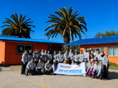 Estudiantes de la Sede Santiago contribuyen al mejoramiento de escuelas rurales de Longotoma y Huequén 