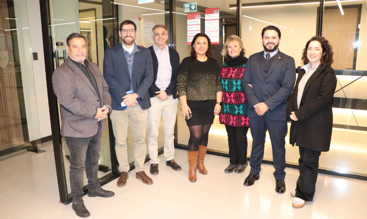 Facultad de Administración y Negocios fortalece alianza internacional con la Universidad de Castilla-La Mancha