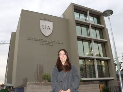 Estudiante de la Universidad de Sevilla inicia intercambio académico en la Universidad Autónoma de Chile