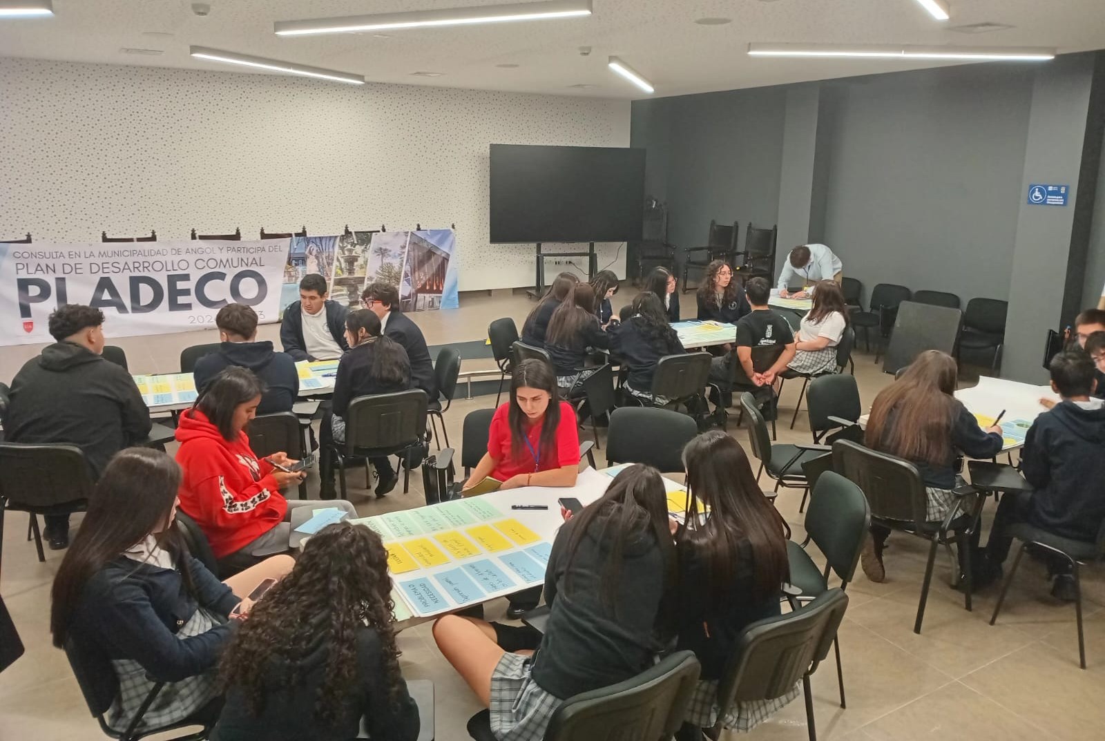 FOTO iids apoya en pladeco de angol 1