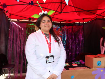 "La escucha activa nos conecta con las personas": estudiante valora aprendizajes durante Feria de Promocion de Salud