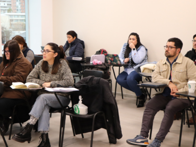 Carrera de Terapia Ocupacional capacita a sus docentes en diseño de instrumentos de evaluación