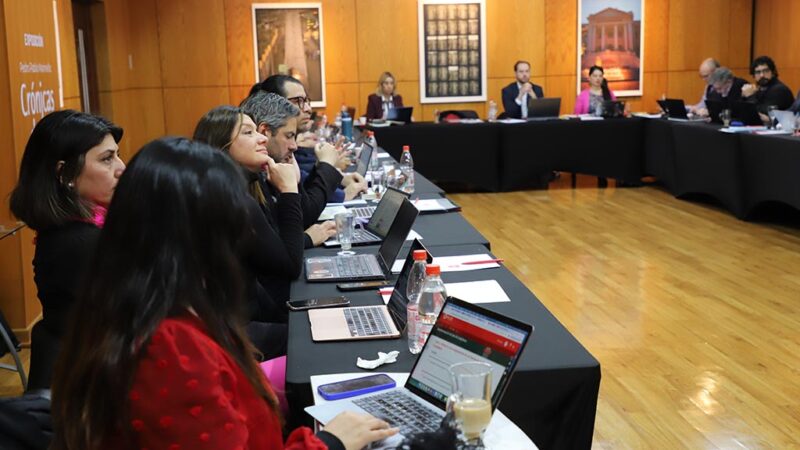 Facultad de Derecho avanza en rediseño curricular para responder a los desafíos de la Inteligencia Artificial