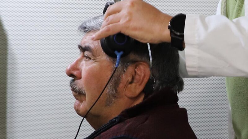 Audiometrías gratuitas apoyan la salud de bomberos con extensa trayectoria de servicio