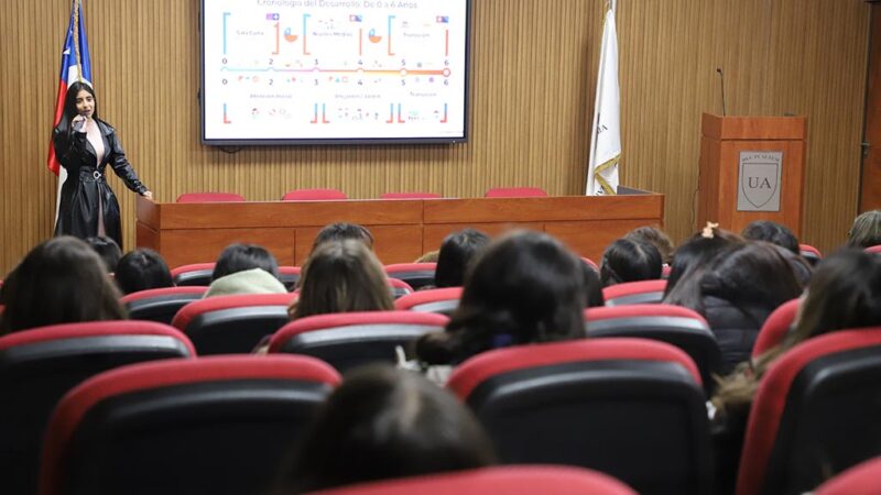 Charla internacional compara la educación inicial en Chile y Colombia