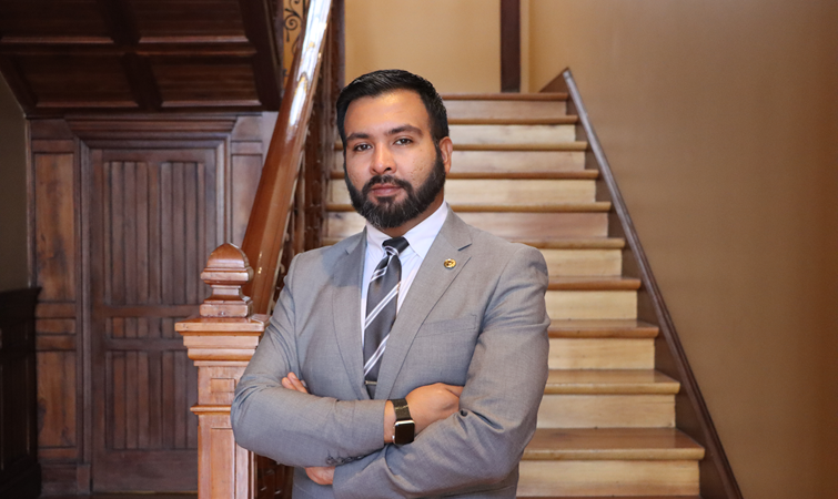 Nicolás Ibáñez, titulado de la Autónoma detrás de una ley clave para la protección de la niñez