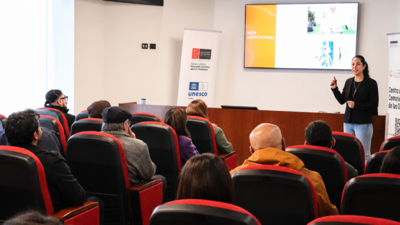 Académicos de la Universidad Autónoma de Chile participaron en el encuentro "Comunicados y Conectados: Del proyecto al impacto social"