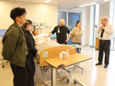 Profesionales del Hospital Metropolitano de Santiago se capacitan en el Centro de Simulación de la Universidad Autónoma de Chile 