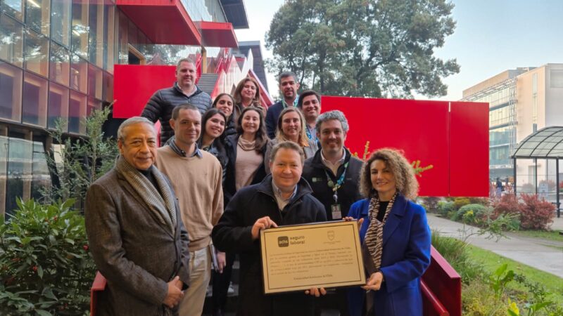 Universidad Autónoma recibe reconocimiento de la ACHS por su gestión en Seguridad y Salud en el Trabajo